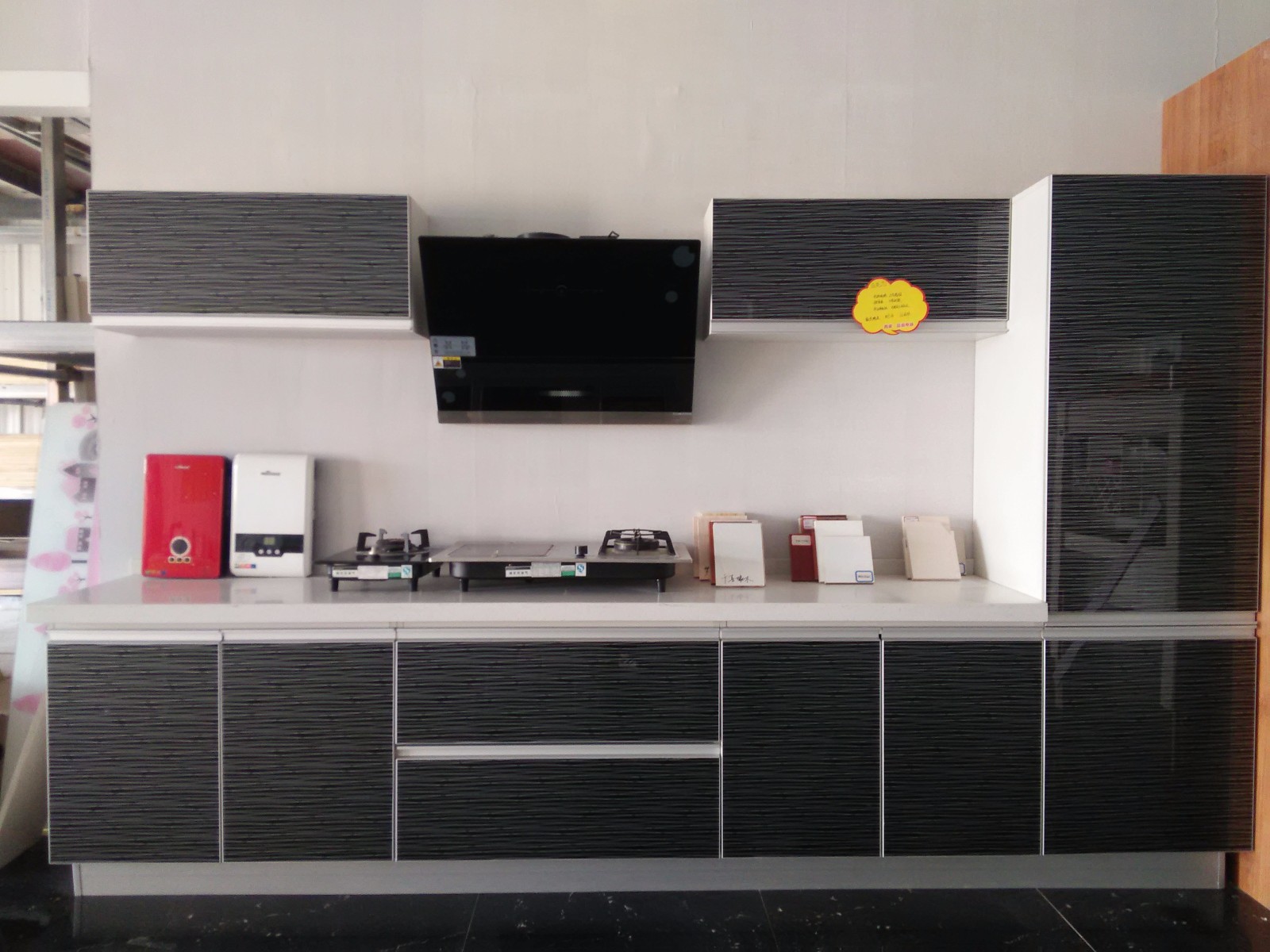 ����������